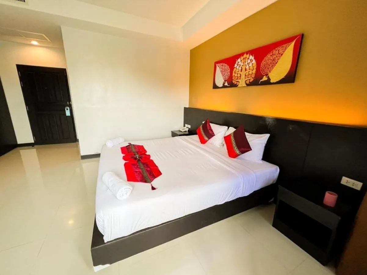 Naiyang Beach Hotel Sha Plus Phuket 4*,