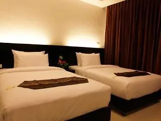 Naiyang Beach Hotel Sha Plus Пхукет